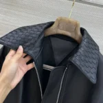 Женская кожаная куртка Bottega Veneta чёрного цвета, артикул 346589 — фото 6