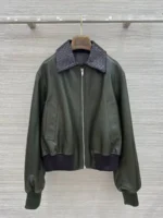 Женская кожаная куртка Bottega Veneta цвета хаки, артикул 346590