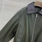 Женская кожаная куртка Bottega Veneta цвета хаки, артикул 346590 — фото 5