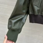 Женская кожаная куртка Bottega Veneta цвета хаки, артикул 346590 — фото 7