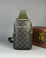 Сумка слинг LOUIS VUITTON