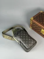 Сумка слинг LOUIS VUITTON — фото 3