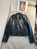 Женская кожаная куртка Saint Laurent чёрного цвета, артикул 346688 — фото 2