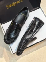 Женские лоферы Saint Laurent чёрного цвета, артикул 346758 — фото 2
