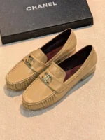 Женские лоферы Chanel бежевого цвета, артикул 346767