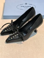 Женские туфли Prada чёрного цвета, артикул 346773