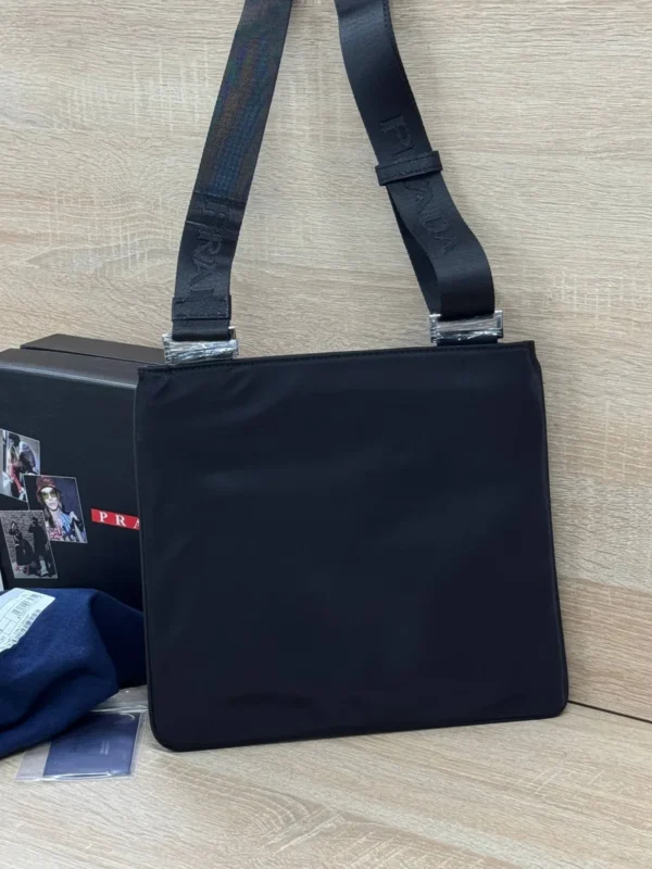 Сумка мессенджер PRADA — фото 2