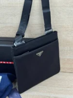 Мужская сумка мессенджер Prada чёрного цвета, артикул 346953 — фото 3