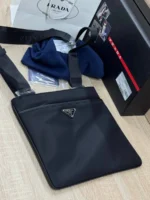 Мужская сумка мессенджер Prada чёрного цвета, артикул 346953 — фото 4