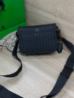 Мужская сумка мессенджер Bottega Veneta чёрного цвета, артикул 346969 — фото 2