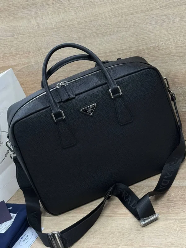 Портфель PRADA