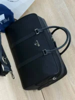 Мужская дорожная сумка Prada чёрного цвета, артикул 346981