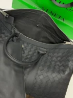 Мужская дорожная сумка Bottega Veneta чёрного цвета, артикул 346989 — фото 4
