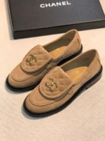 Женские лоферы Chanel бежевого цвета, артикул 347051
