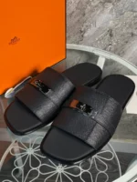 Мужские шлепанцы Hermes чёрного цвета, артикул 347073