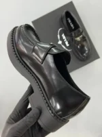 Мужские лоферы Prada чёрного цвета, артикул 347082 — фото 3