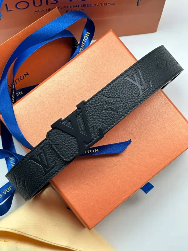 Мужской ремень Louis Vuitton чёрного цвета, артикул 347090