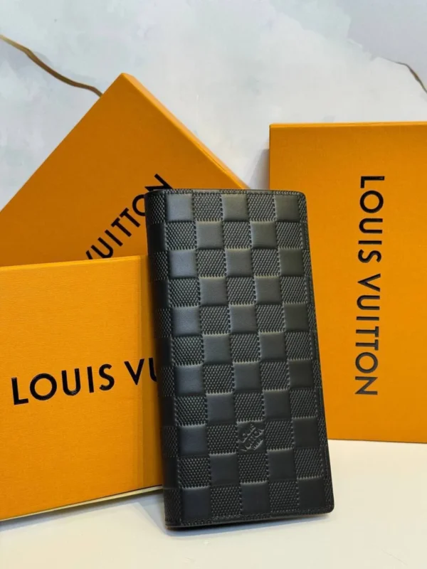 Мужское портмоне Louis Vuitton чёрного цвета, артикул 347132