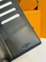 Мужское портмоне Louis Vuitton чёрного цвета, артикул 347132 — фото 5