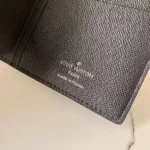 Мужское портмоне Louis Vuitton чёрного цвета, артикул 347133 — фото 7