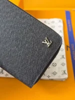 Мужское портмоне Louis Vuitton чёрного цвета, артикул 347136 — фото 7