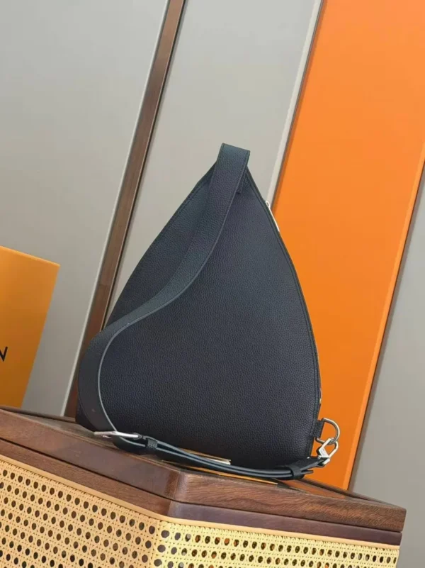 Сумка слинг LOUIS VUITTON — фото 2