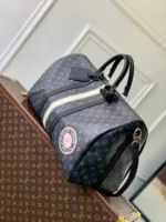 Мужская дорожная сумка Louis Vuitton чёрного цвета, артикул 347140 — фото 3