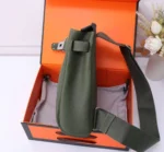 Мужская сумка-слинг Hermes цвета хаки, артикул 347141 — фото 7
