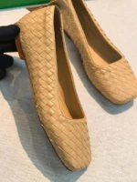 Женские балетки Bottega Veneta бежевого цвета, артикул 347237 — фото 3