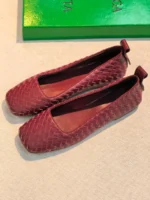 Женские балетки Bottega Veneta бордового цвета, артикул 347239