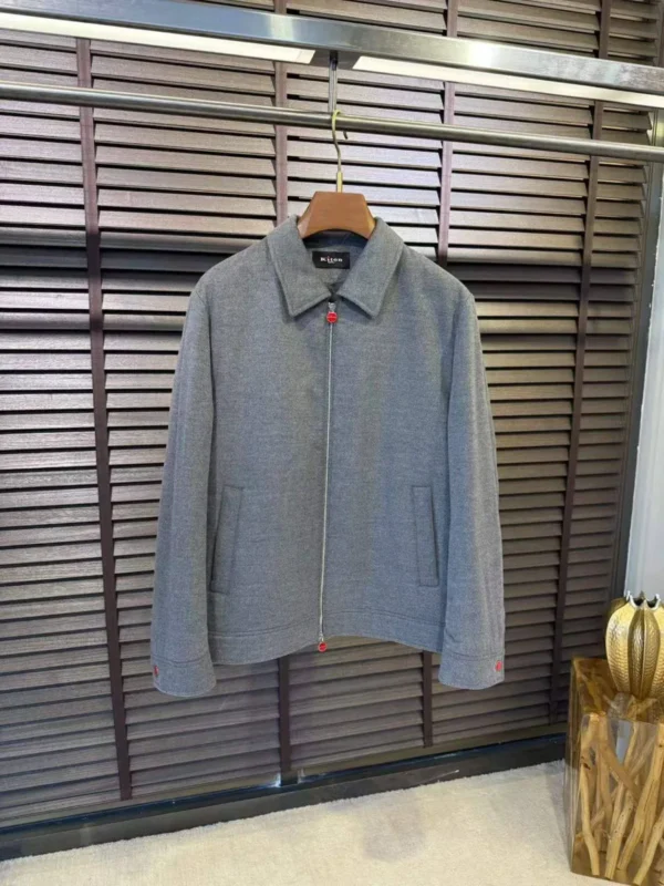 Мужская куртка Kiton серого цвета, артикул 347294