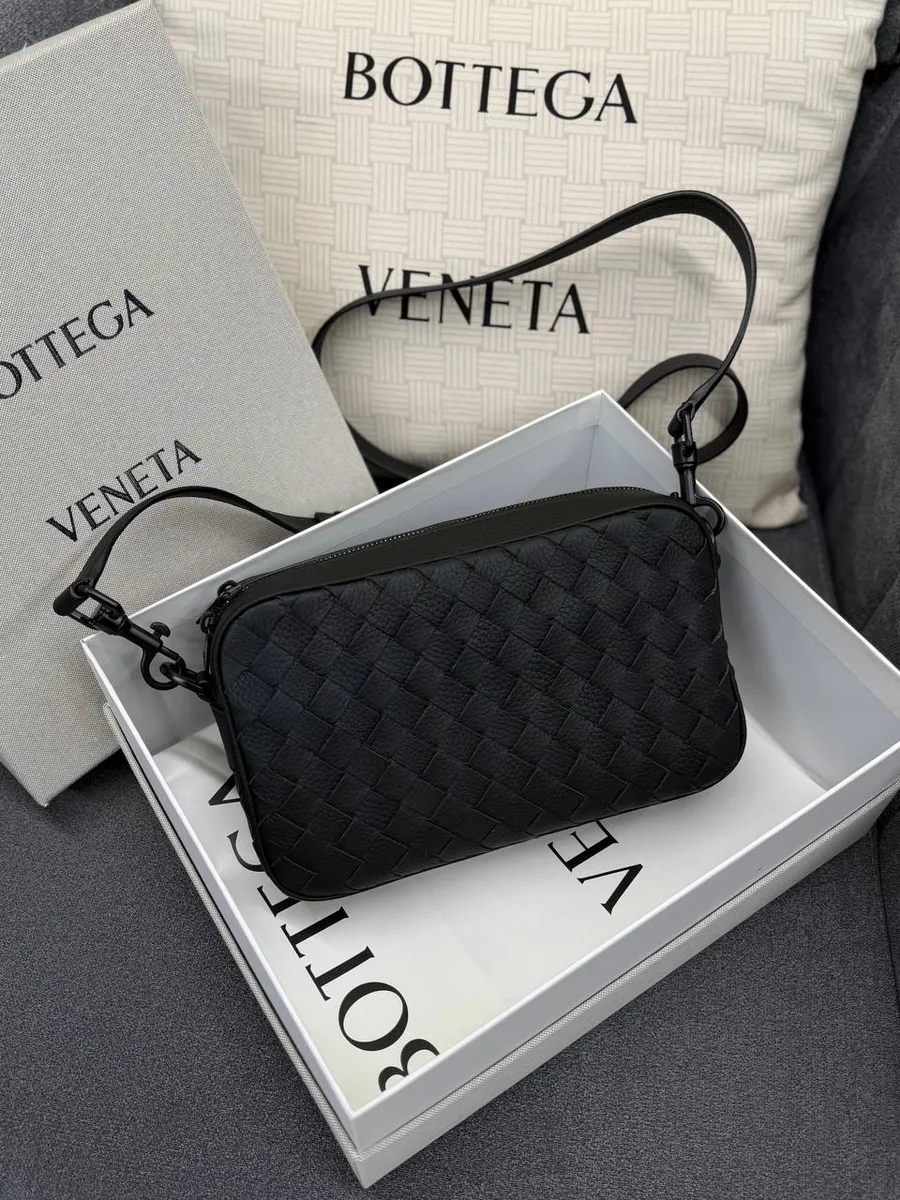 347313_1 Мужская сумка мессенджер Bottega Veneta чёрного цвета, артикул 347313