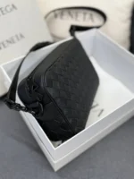 Мужская сумка мессенджер Bottega Veneta чёрного цвета, артикул 347313 — фото 3