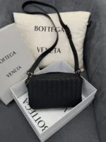 Мужская сумка мессенджер Bottega Veneta чёрного цвета, артикул 347313 — фото 4