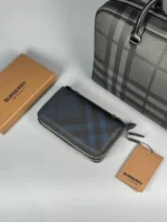 Мужское портмоне Burberry тёмно-синего цвета, артикул 347385