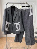 Женский костюм Chanel серого цвета, артикул 347457