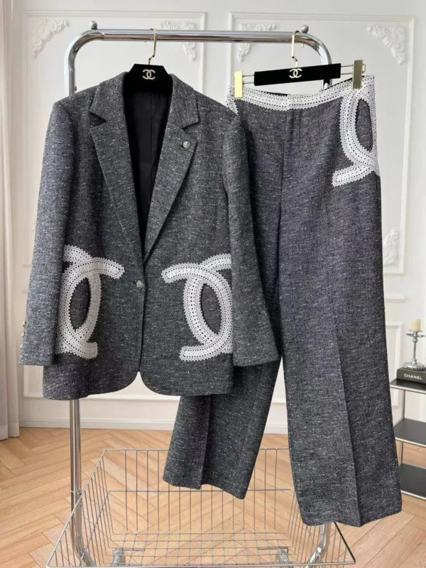 Костюм CHANEL