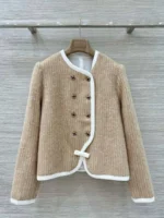 Женский костюм Chanel бежевого цвета, артикул 347490
