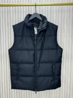 Мужская безрукавка Kiton чёрного цвета, артикул 347587