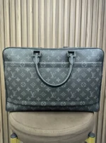 Мужской портфель Louis Vuitton чёрного цвета, артикул 347604 — фото 2