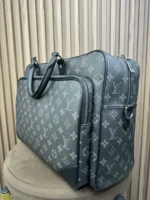 Мужской портфель Louis Vuitton чёрного цвета, артикул 347604 — фото 6