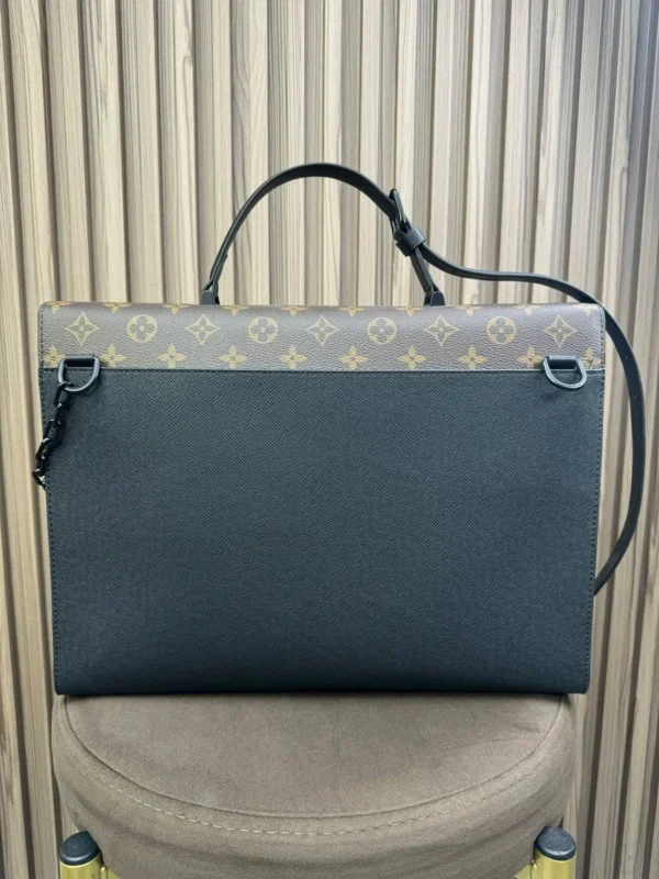 Портфель LOUIS VUITTON — фото 2