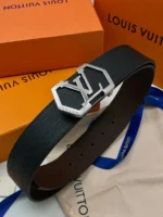 Мужской ремень Louis Vuitton чёрного цвета, артикул 347624