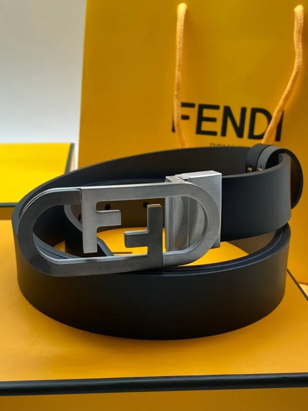 Мужской ремень Fendi чёрного цвета, артикул 347632