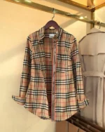 Женская рубашка Burberry бежевого цвета, артикул 347700 — фото 2