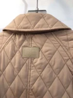 Женская куртка Burberry бежевого цвета, артикул 347701 — фото 3