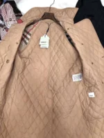Женская куртка Burberry бежевого цвета, артикул 347701 — фото 4