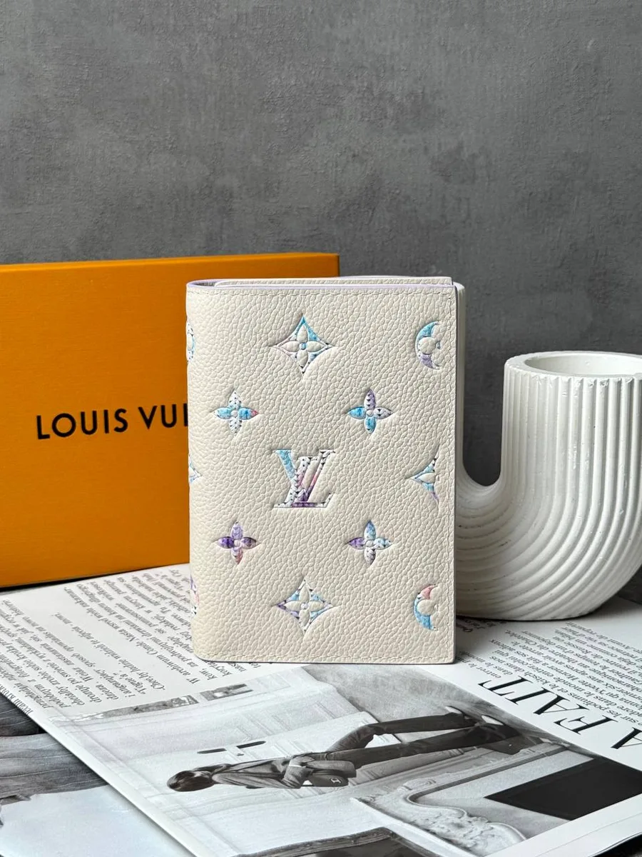 Обложка для паспорта LOUIS VUITTON