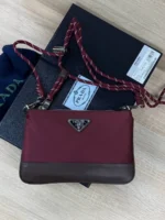 Мужская сумка мессенджер Prada бордового цвета, артикул 347763