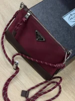 Мужская сумка мессенджер Prada бордового цвета, артикул 347763 — фото 3